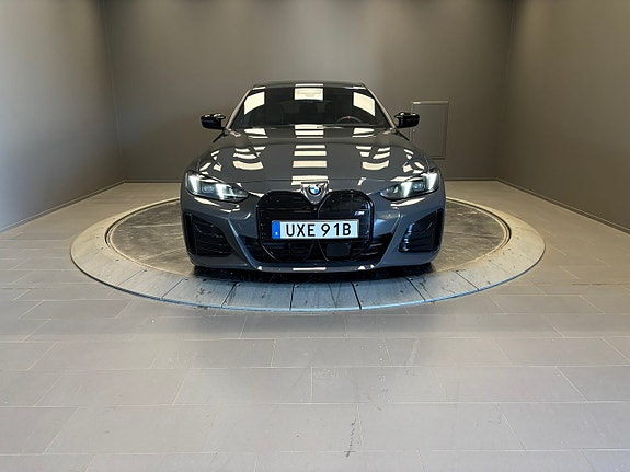 BMW i4 8 of 25