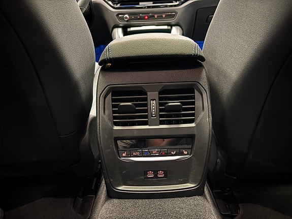 BMW i4 12 of 25