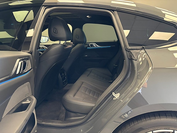 BMW i4 11 of 25