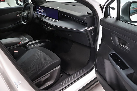 Nissan Leaf 3 of 5