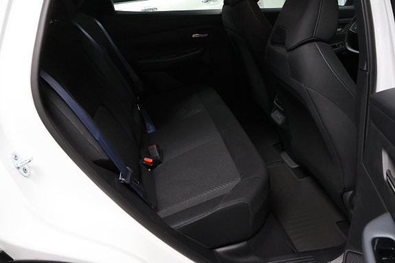 Nissan Leaf 4 of 5