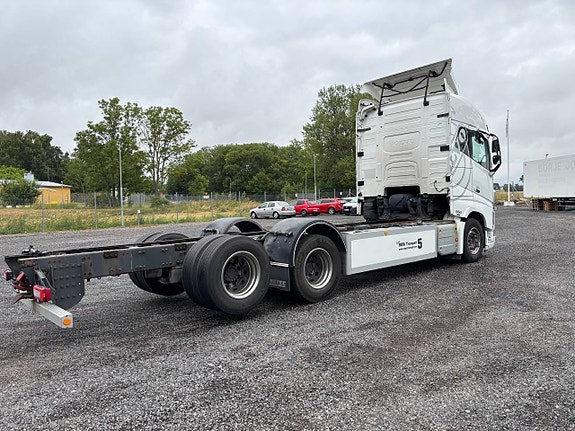 Volvo FH-650 6X2 4 of 5