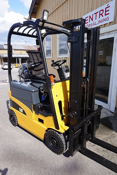 Truck Eltruck Caterpillar  1,6 ton / 3,3 m 3 of 7