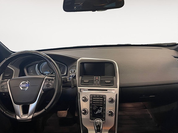 Volvo XC60 10 of 24