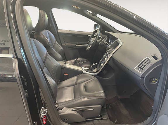 Volvo XC60 15 of 24
