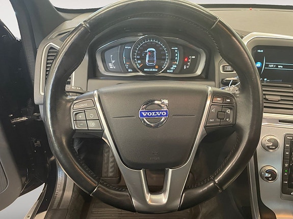 Volvo XC60 13 of 24