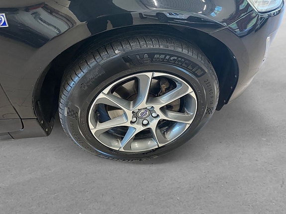 Volvo XC60 8 of 24