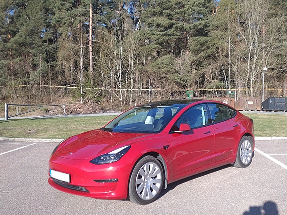 Tesla Model 3 2 of 4