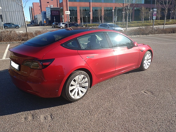 Tesla Model 3 3 of 4