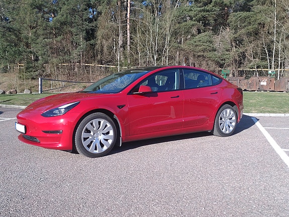 Tesla Model 3 3 of 8