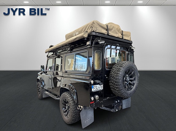 Land Rover Defender 110 5 of 5