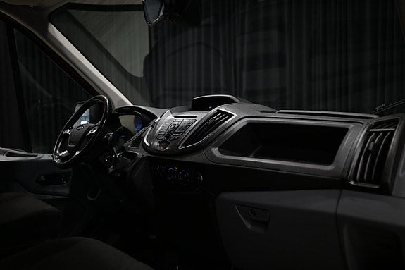 Ford Transit 26 of 27