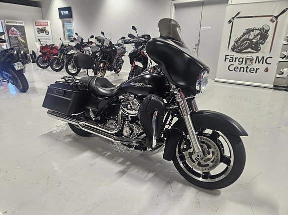 Harley-Davidson Street glide 1800cc 2 of 6