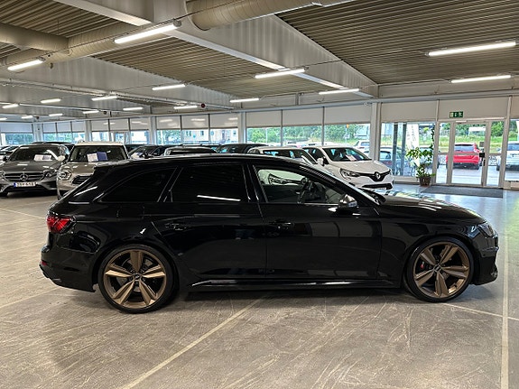 Audi RS4 5 of 5