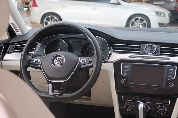 Volkswagen Passat 7 of 20