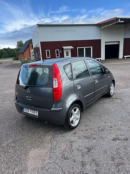 Mitsubishi Colt 4 of 5