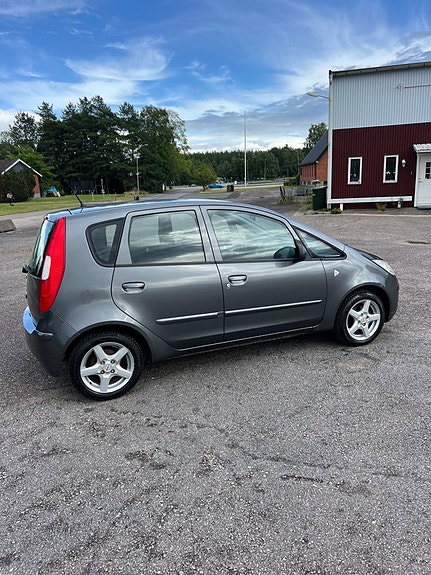 Mitsubishi Colt 3 of 5