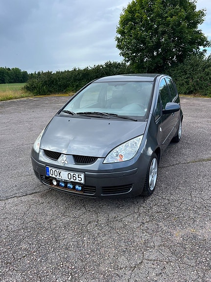 Mitsubishi Colt 7 of 14