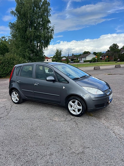 Mitsubishi Colt 2 of 5