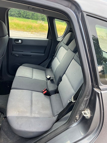 Mitsubishi Colt 9 of 14