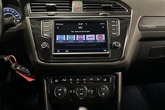 Volkswagen Tiguan 12 of 24