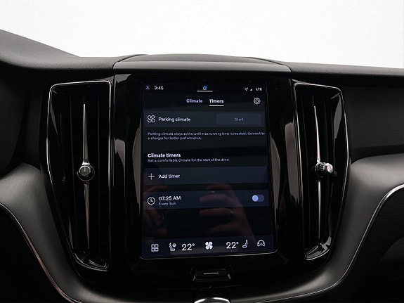 Volvo XC60 25 of 30