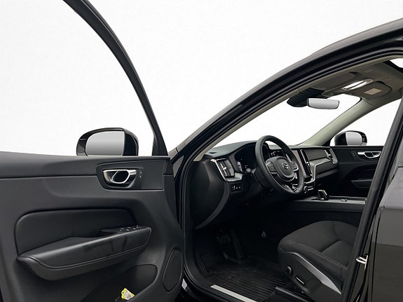 Volvo XC60 12 of 30