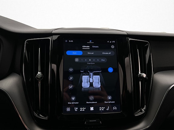 Volvo XC60 22 of 30
