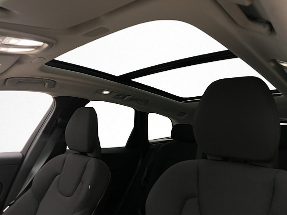 Volvo XC60 10 of 30