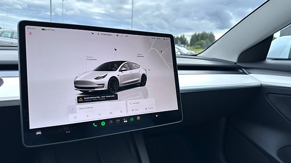Tesla Model 3 3 of 5