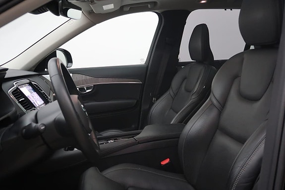 Volvo XC90 4 of 5