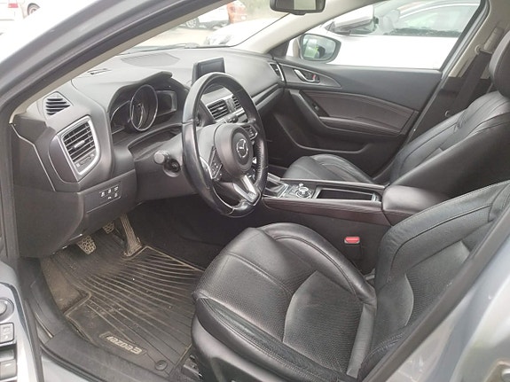 Mazda 3 3 of 3