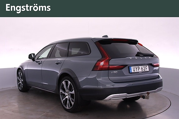 Volvo V90 Cross Country 4 of 15