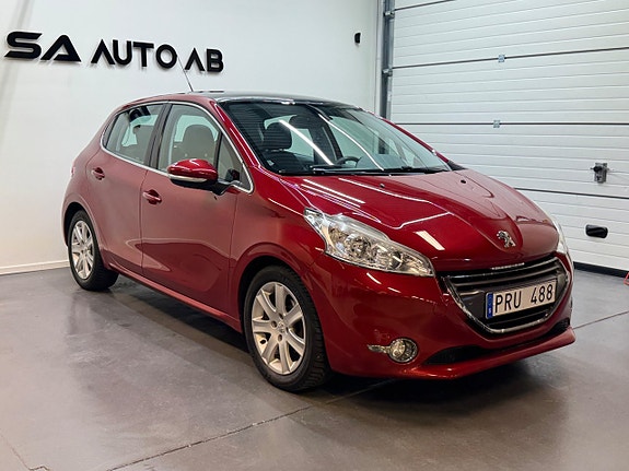 Peugeot 208 2 of 5
