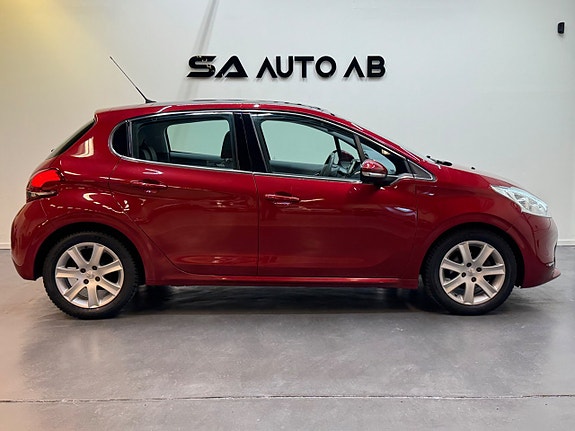 Peugeot 208 5 of 5