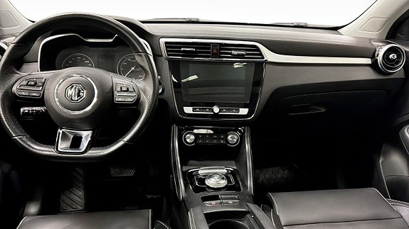 MG ZS 4 of 5