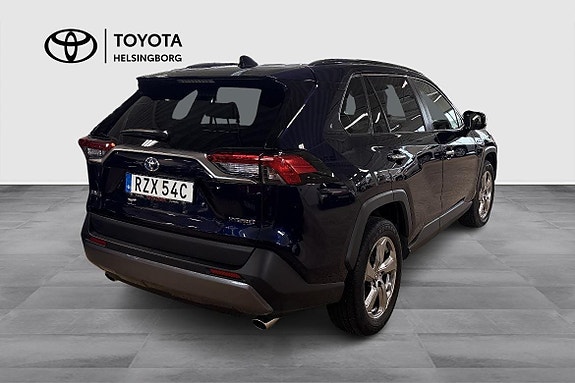 Toyota RAV4 4 of 5