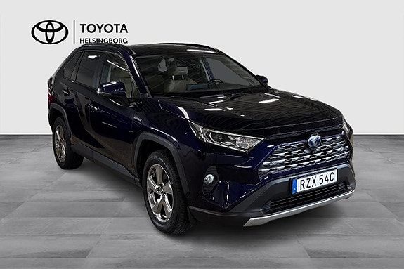 Toyota RAV4 3 of 5