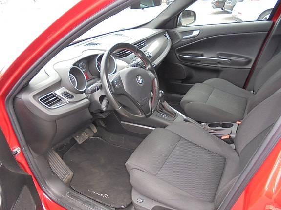 Alfa Romeo Giulietta 13 of 14