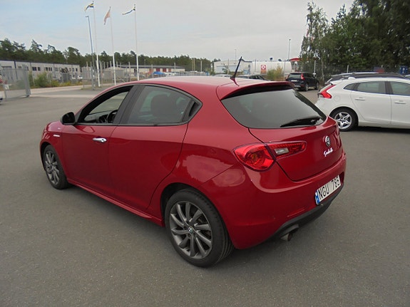 Alfa Romeo Giulietta 5 of 5