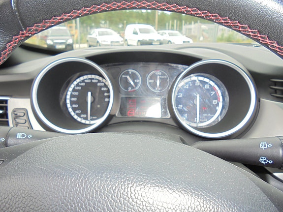 Alfa Romeo Giulietta 14 of 14