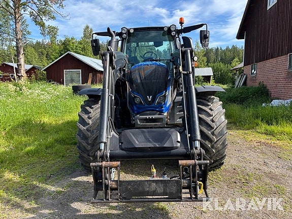 Traktor Valtra N134 Versu 2 of 5