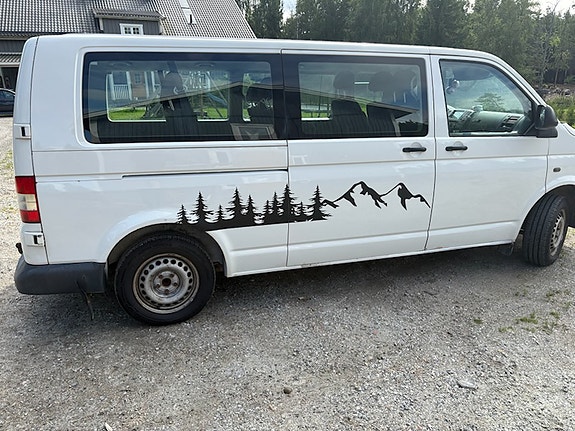 Volkswagen Caravelle 3 of 5