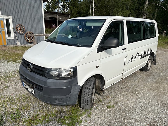 Volkswagen Caravelle 5 of 5
