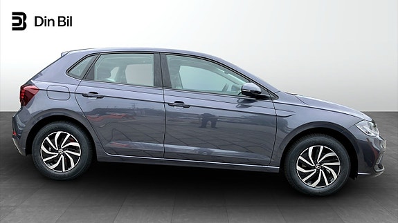Volkswagen Polo 2 of 12