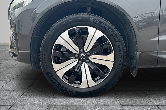 Volvo XC60 8 of 17