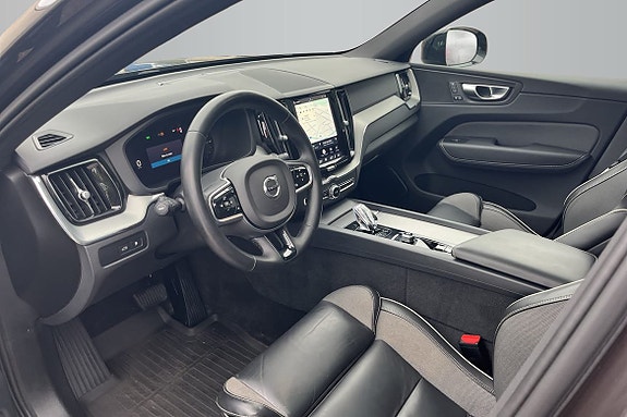 Volvo XC60 10 of 17