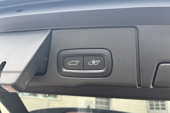 Volvo XC60 14 of 17