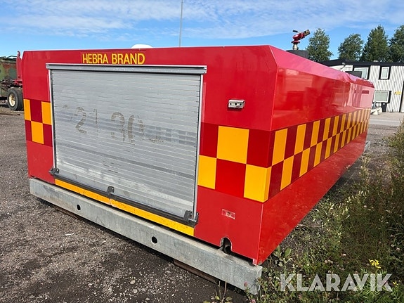 Tank med manuell vattenkanon på växlarflak He 5 of 5