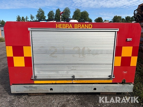 Tank med manuell vattenkanon på växlarflak He 4 of 5